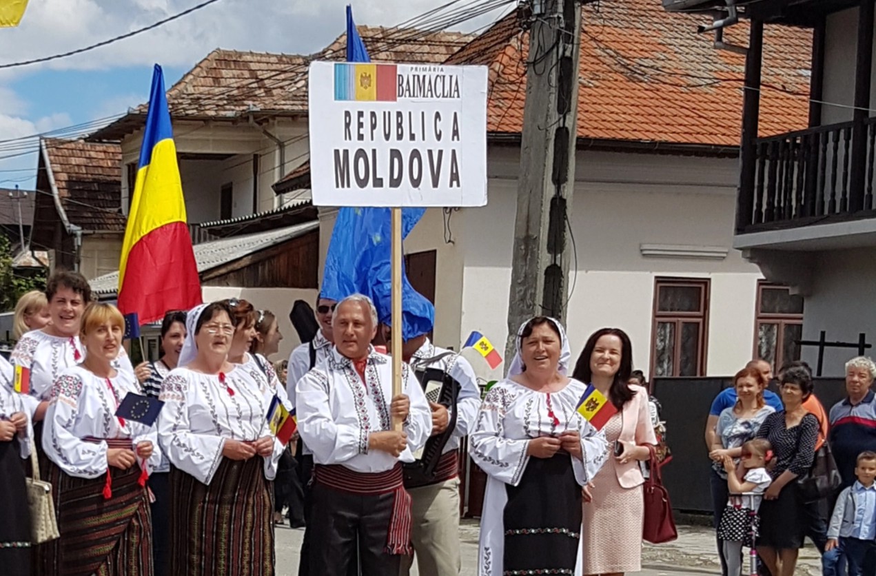 10-ansamblu-de-la-baimaclia-republica-moldova Tradițiile din Corbi – Moștenire Culturală și Pitoresc Pastoral
