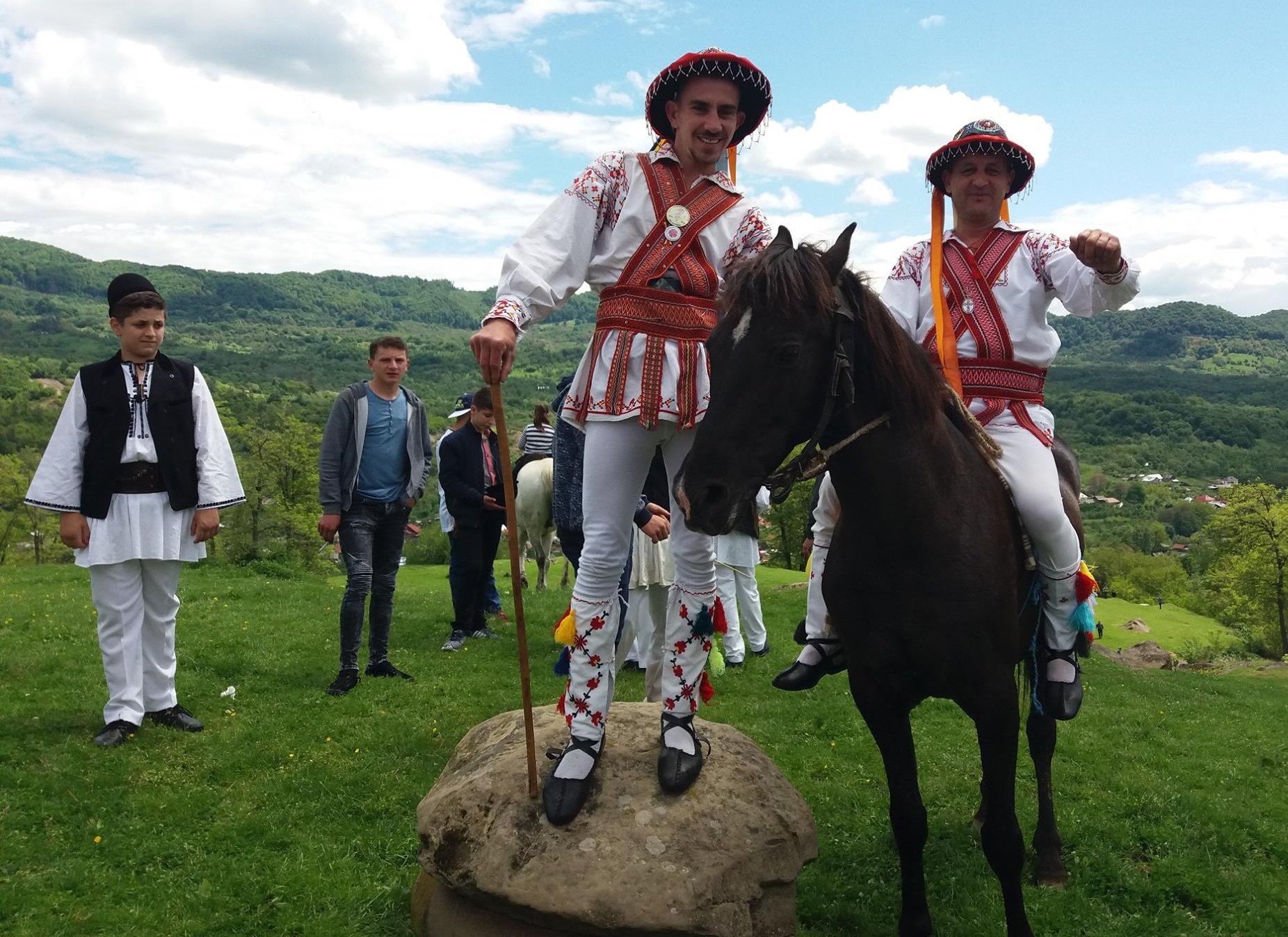 466682210_10225937891862662_2489567517882245789_n Tradițiile din Corbi – Moștenire Culturală și Pitoresc Pastoral