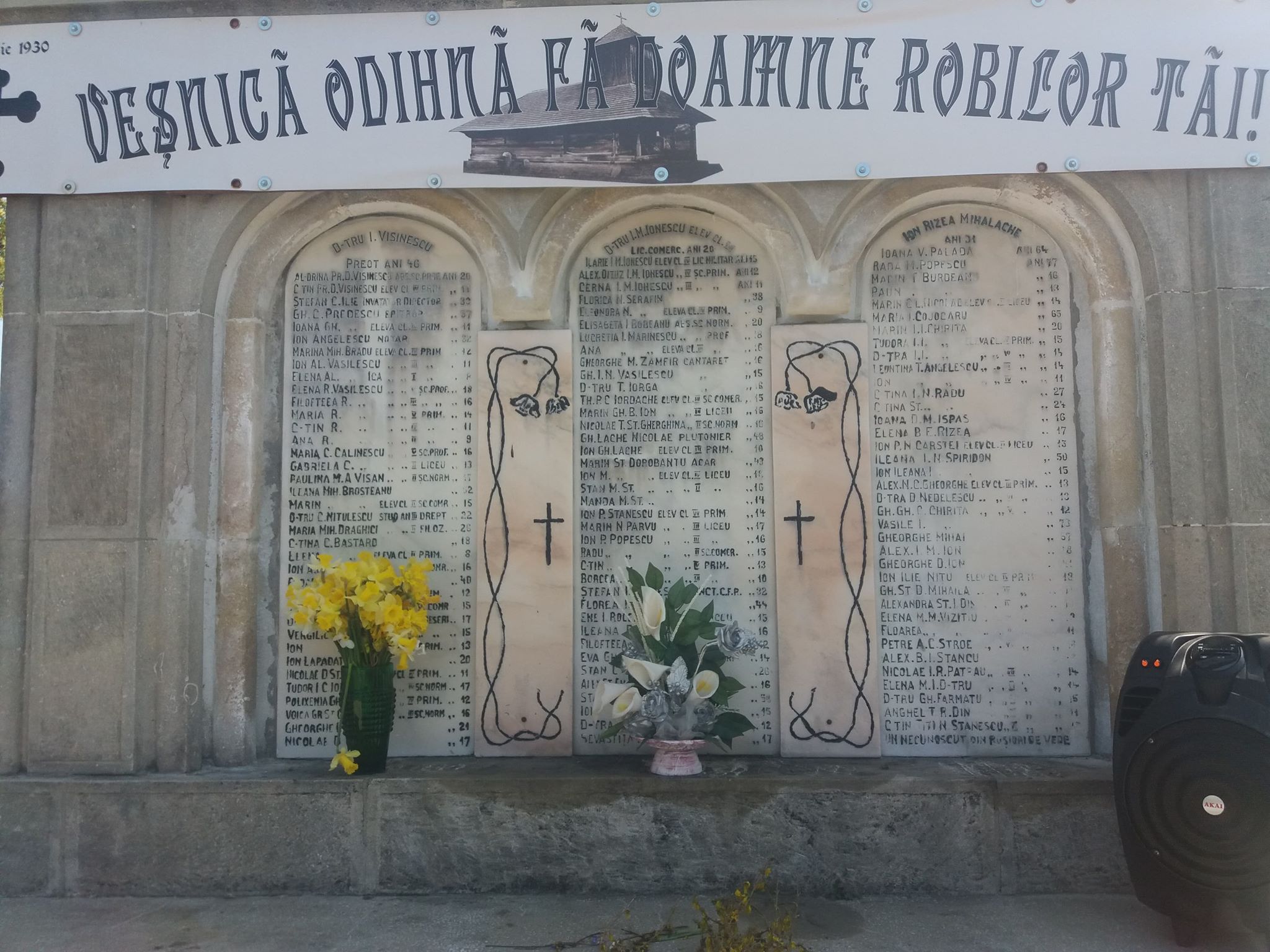 30174698_10211152422995181_1912889704_o Comemorare 88 ani de la tragedia din Costești, când a ars Biserica din lemn la data de 18 aprilie 1930, în Vinerea Patimilor.