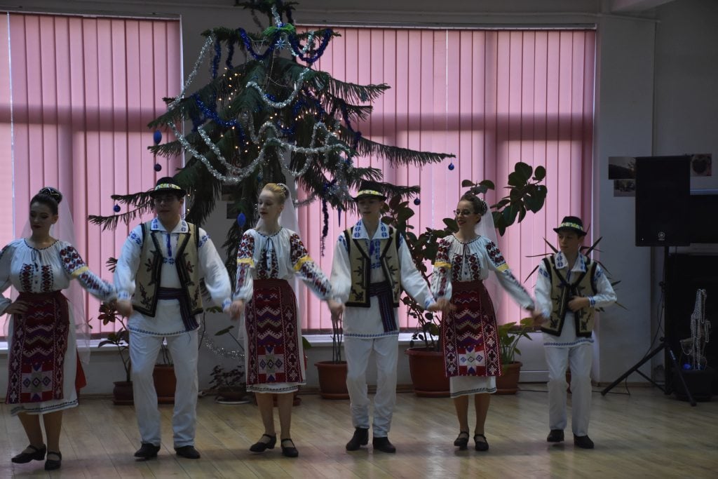 265825841_5219626304717681_7951373951052550484_n Proiectul Național de studiu al folclorului coregrafic românesc „Mlădițe românești” Ediția a V-a , 8-12 decembrie 2021 – Întorsura Buzăului, Covasna