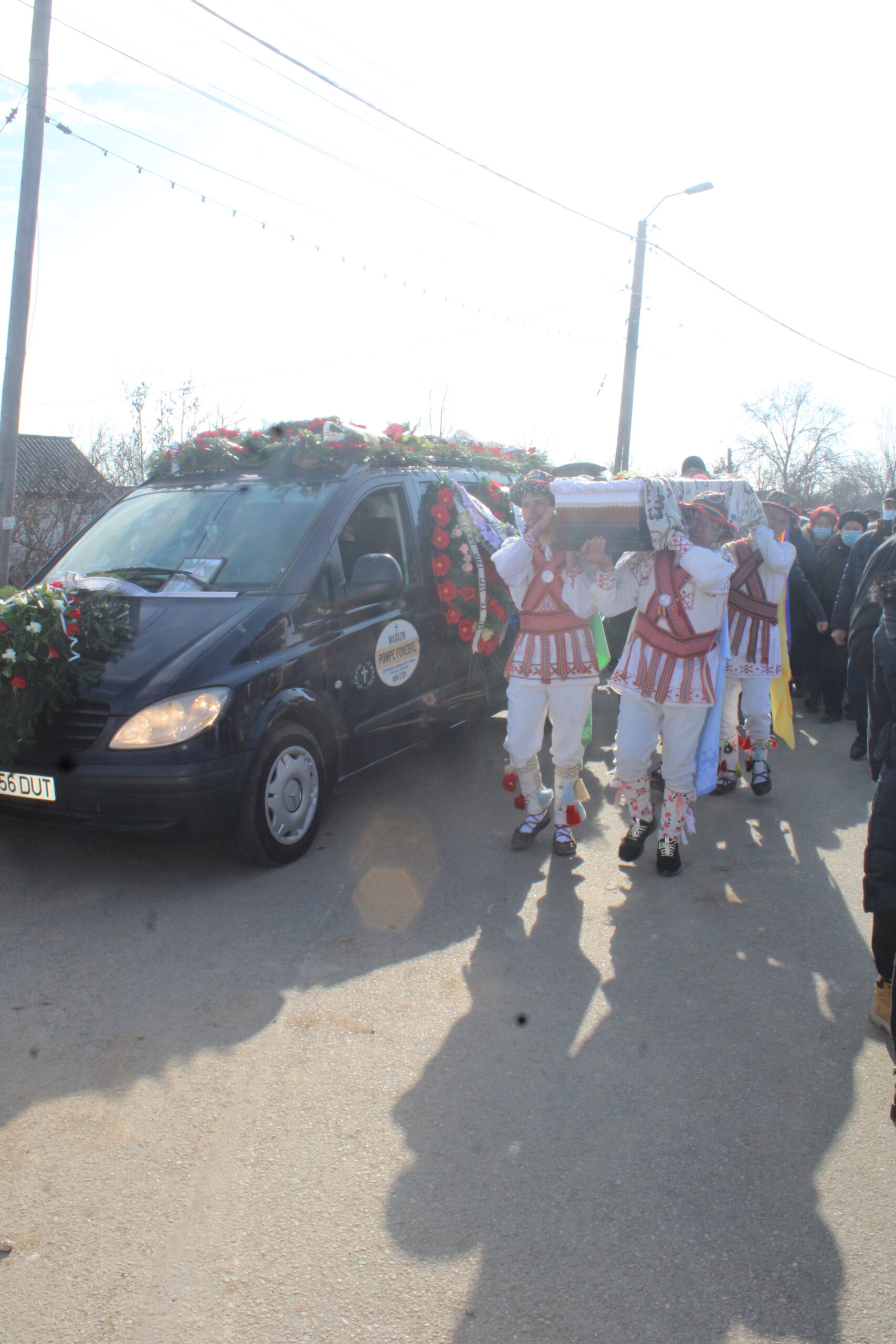 IMG_8656-scaled Gigi Marga condus pe ultimul drum în strigătele călușarilor