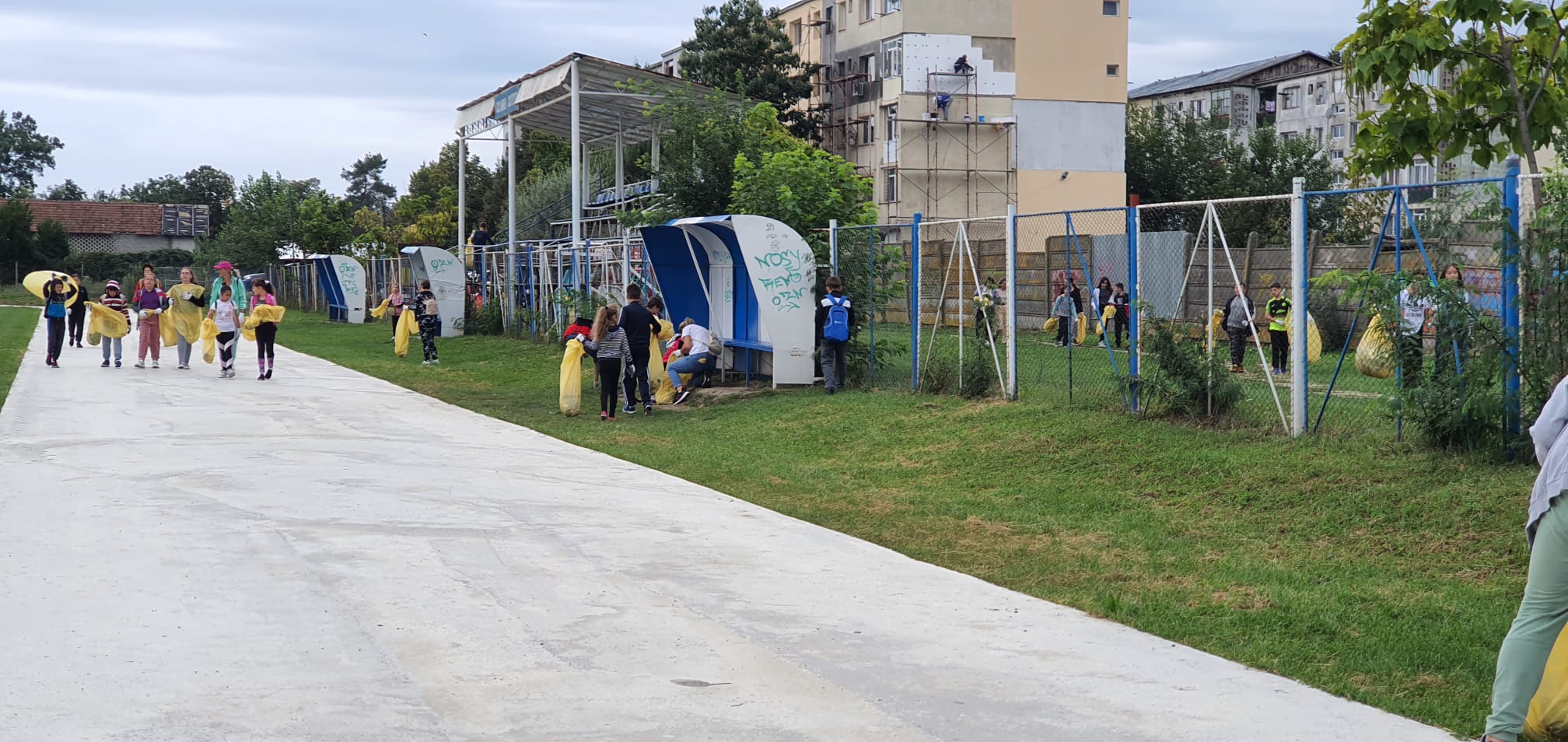 WhatsApp-Image-2022-09-17-at-13.00.14-2 Asociația „Let’s Do It România” a organizat la Costești acțiunea „Ziua de Curățenie Națională 17 septembrie 2022”