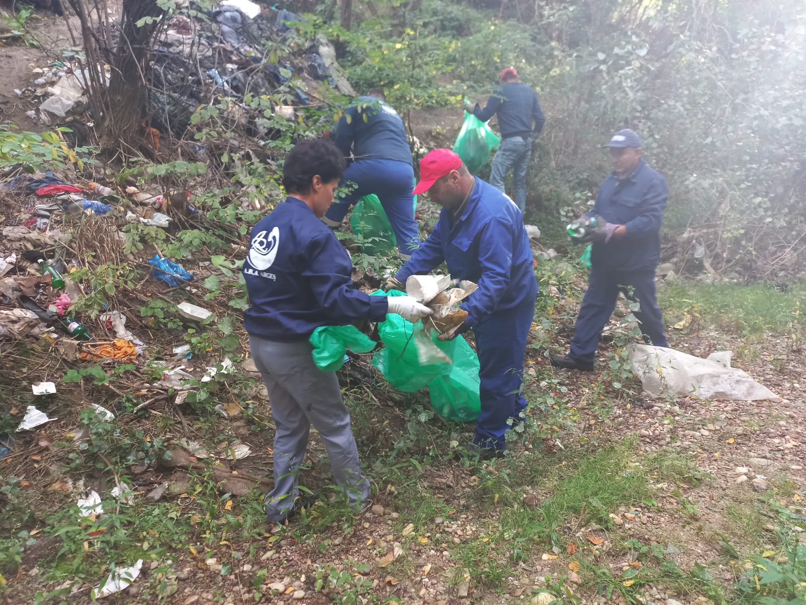 WhatsApp-Image-2022-09-17-at-13.08.03-1 Asociația „Let’s Do It România” a organizat la Costești acțiunea „Ziua de Curățenie Națională 17 septembrie 2022”