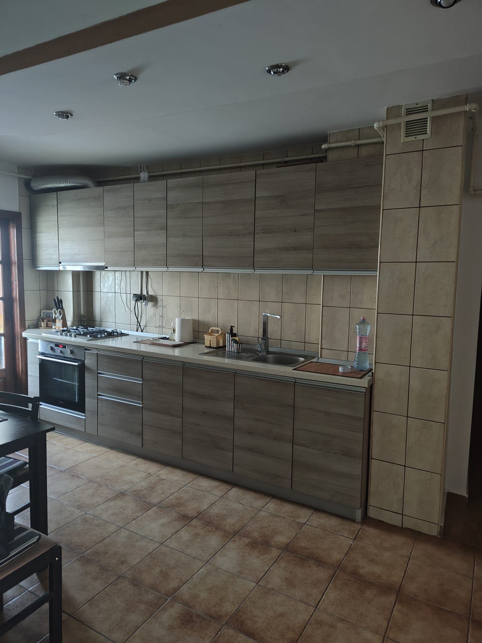 WhatsApp-Image-2025-08-27-at-12.29.16 Vând apartament , zonă centrală, lângă CEC Bank Costești