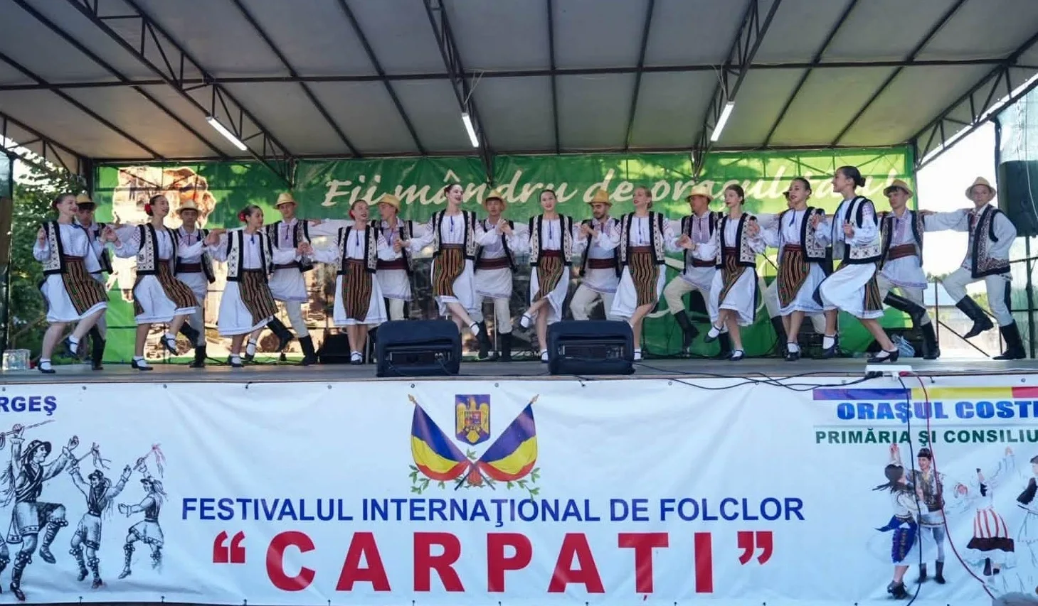 Costeștiul, capitală internațională a folclorului. „Mugurelul” s-a întors acasă, pe glia străbună – Colectivul de dans popular „Cucoara” din Republica Moldova la Festivalul
